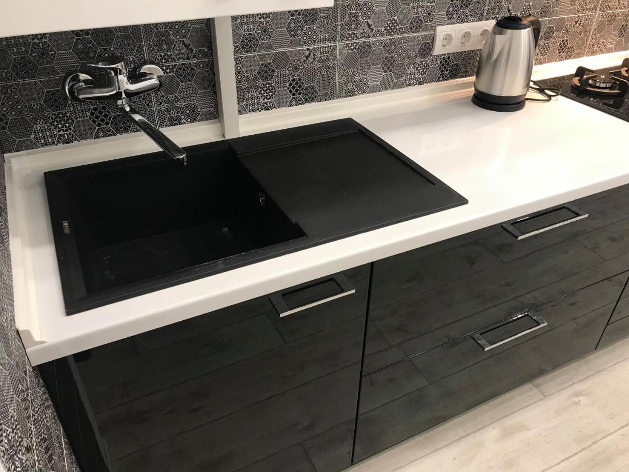 Modern Apartment Lviv Dış mekan fotoğraf